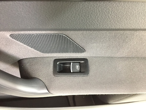 Used Volkswagen Touran 2012 for sale - 75260434: Photo 38