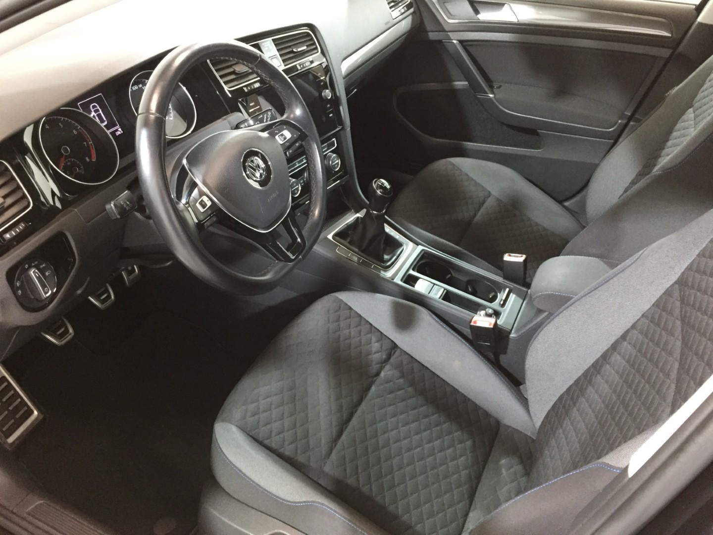 Used Volkswagen Golf 2018 for sale - 76488508: Photo 10