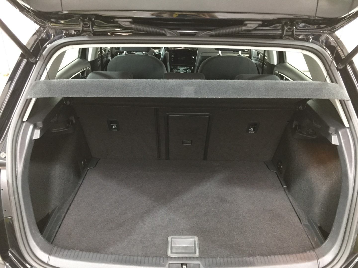 Used Volkswagen Golf 2018 for sale - 76488508: Photo 40