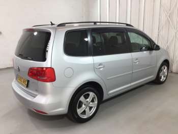 Used Volkswagen Touran 2011 for sale - 74805176: Photo
