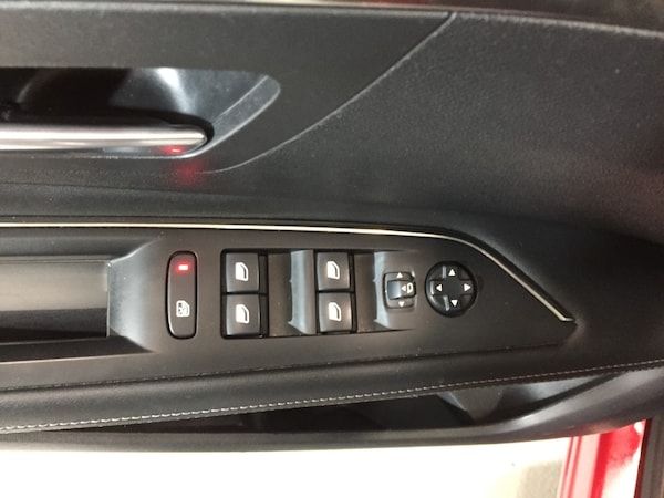 Used Peugeot 3008 2019 for sale - 76290045: Photo 9