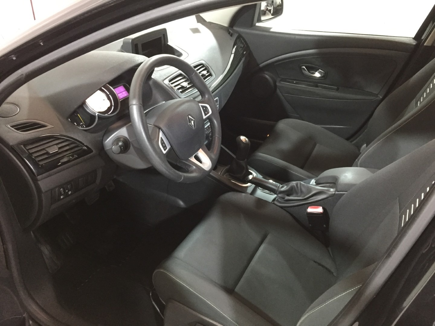 Used Renault Megane 2011 for sale - 76542963: Photo 10