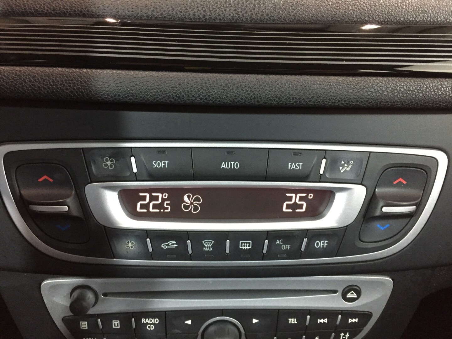 Used Renault Megane 2011 for sale - 76542963: Photo 15