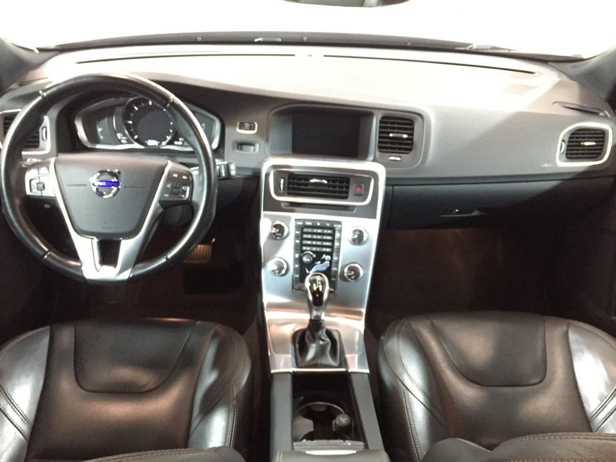 Used Volvo V60 2018 for sale - 76404414: Photo 37