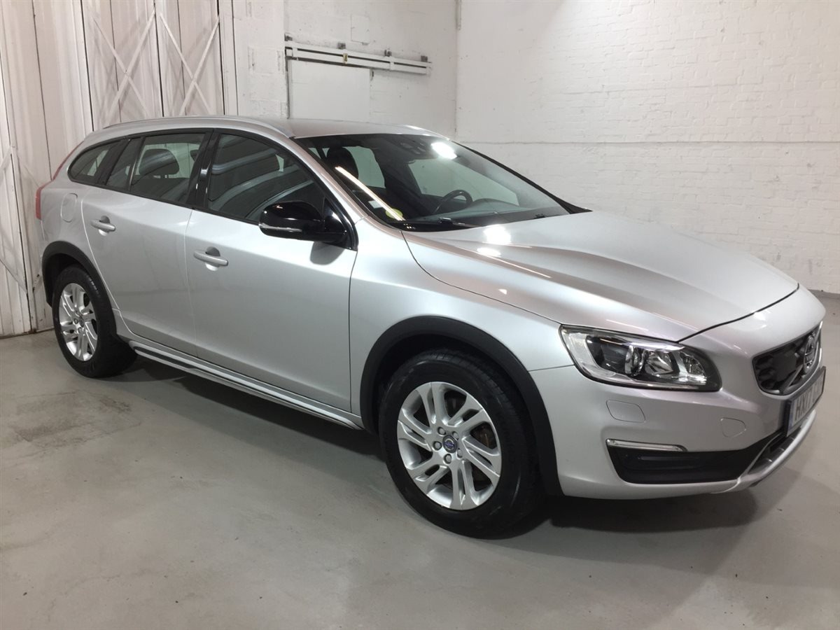 Used Volvo V60 2018 for sale - 76404414: Photo 5