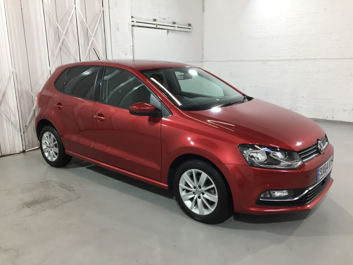 Used Volkswagen Polo 2014 for sale - 76332407: Photo 2