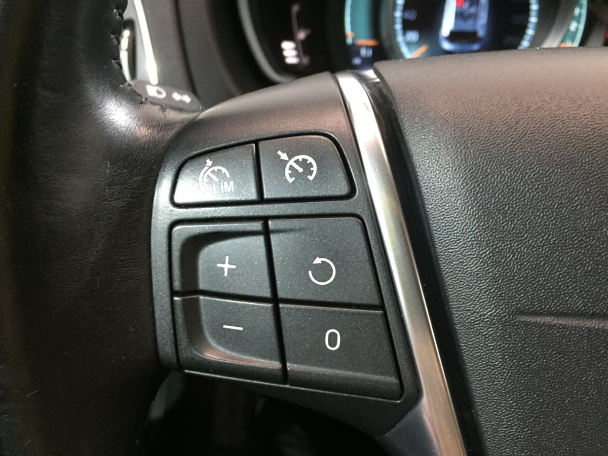 Used Volvo V40 Cross Country for sale - 76403492: Photo 11