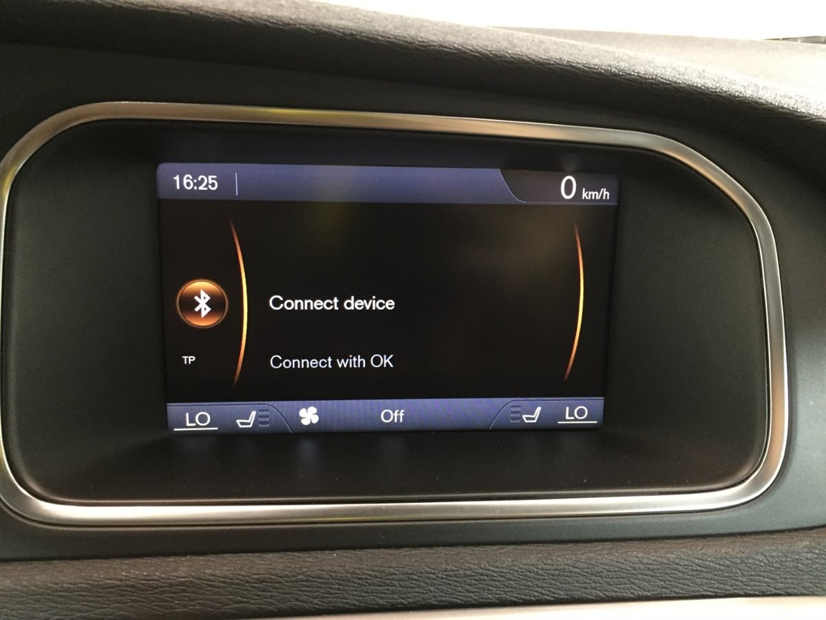 Used Volvo V40 Cross Country for sale - 76403492: Photo 15