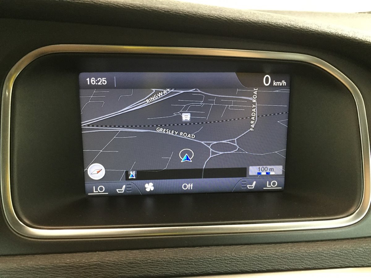 Used Volvo V40 Cross Country for sale - 76403492: Photo 17