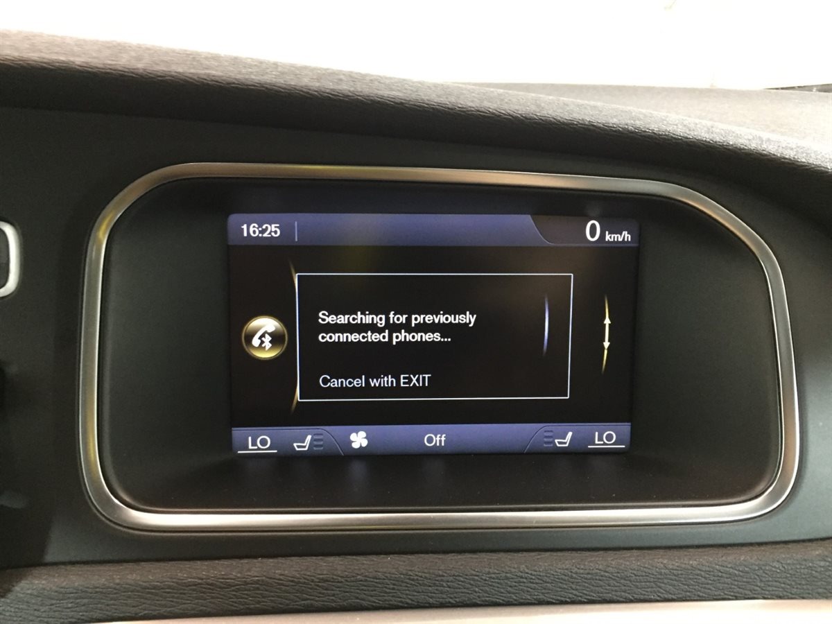 Used Volvo V40 Cross Country for sale - 76403492: Photo 18