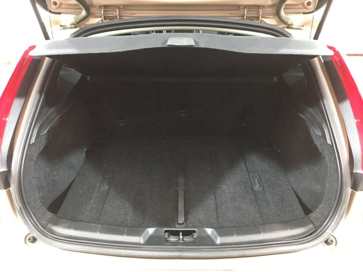 Used Volvo V40 Cross Country for sale - 76403492: Photo 33