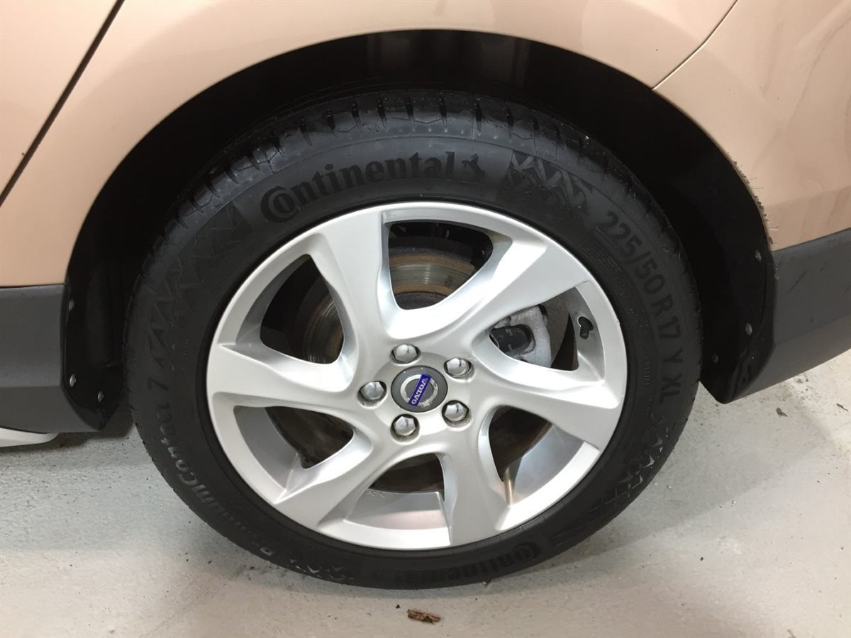 Used Volvo V40 Cross Country for sale - 76403492: Photo 40