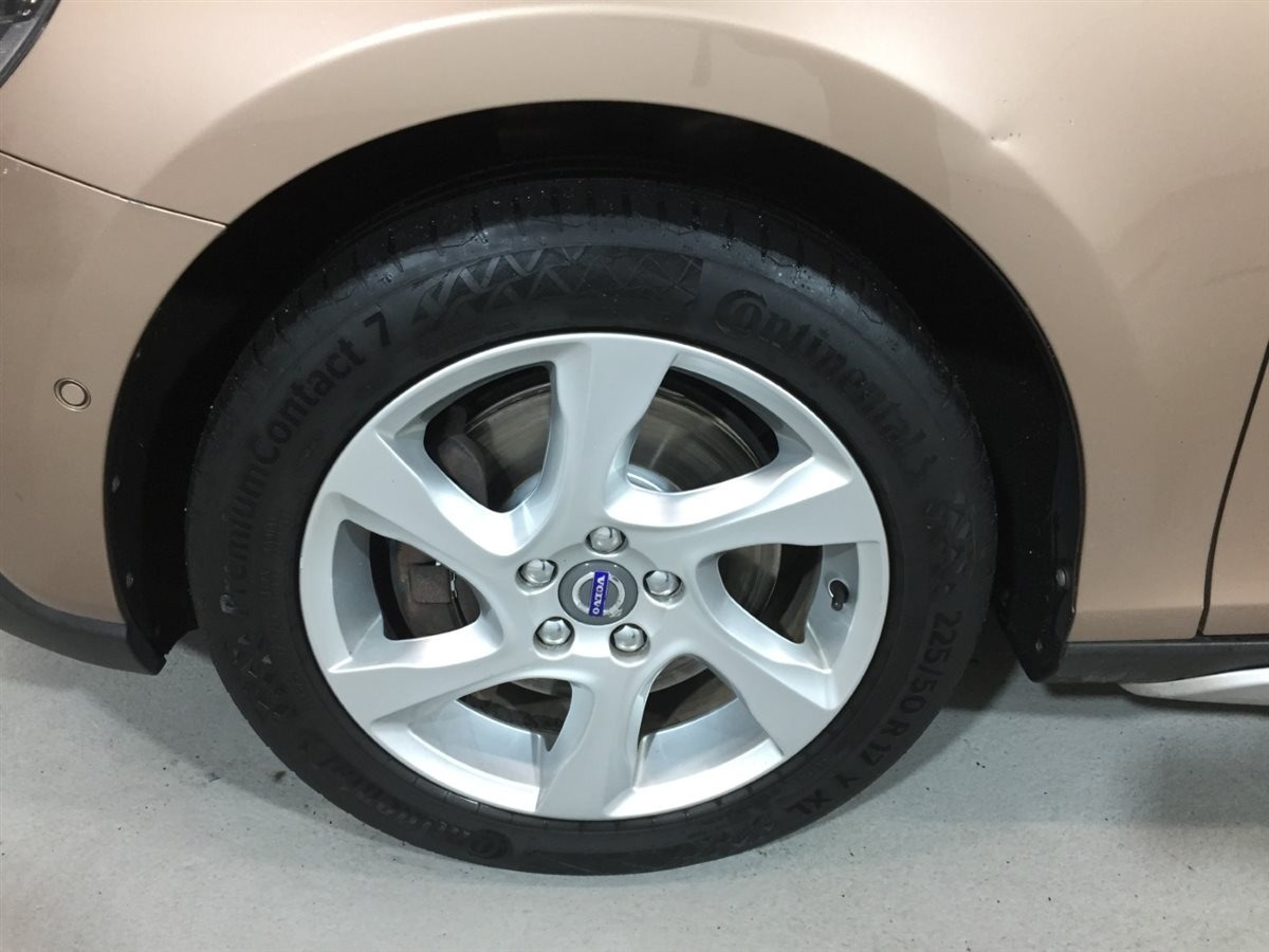 Used Volvo V40 Cross Country for sale - 76403492: Photo 41