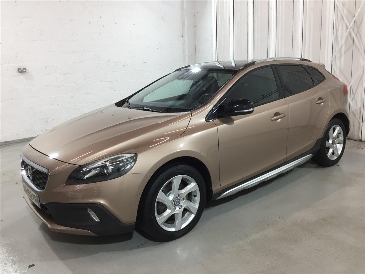 Used Volvo V40 Cross Country for sale - 76403492: Photo 42