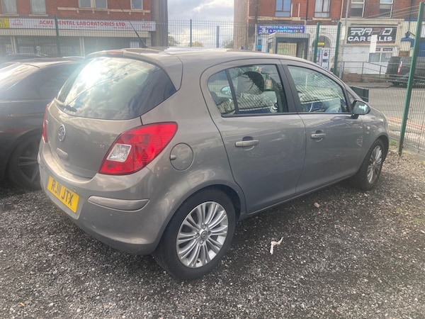 Used Vauxhall Corsa 2011 for sale - 76343020: Photo 5