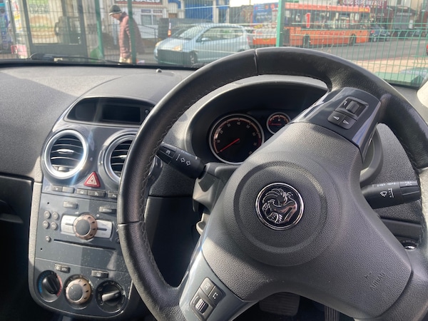Used Vauxhall Corsa 2011 for sale - 76343020: Photo 9