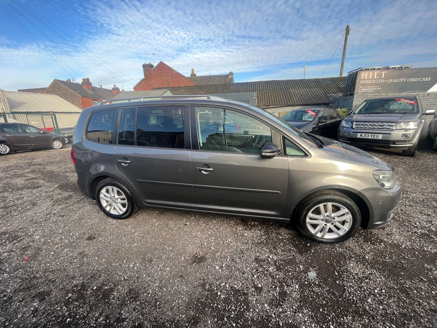Used Volkswagen Touran 2013 for sale - 76206235: Photo 2