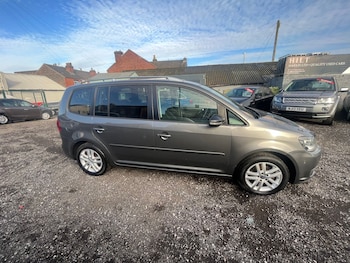 Used Volkswagen Touran 2013 for sale - 76206235: Photo 2