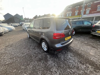 Used Volkswagen Touran 2013 for sale - 76206235: Photo 3