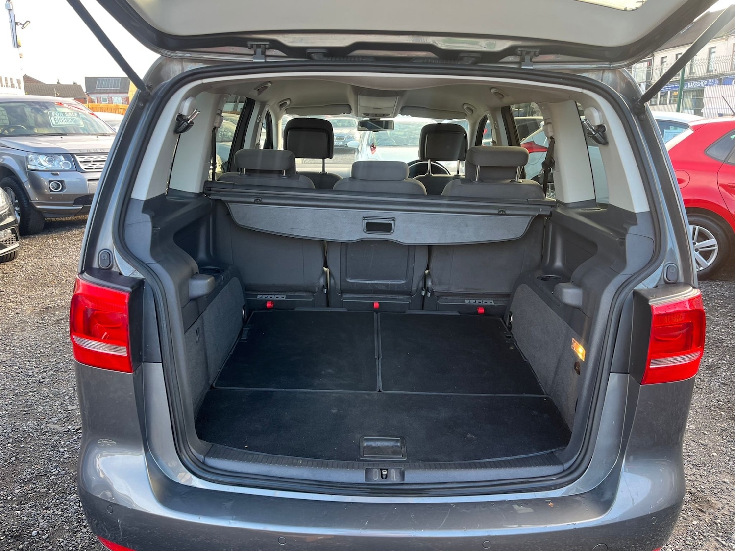 Used Volkswagen Touran 2013 for sale - 76206235: Photo 6