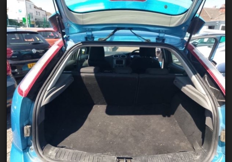 Used Ford Focus 2010 for sale - 76263134: Photo 13