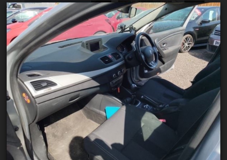 Used Renault Megane 2010 for sale - 76382688: Photo 11
