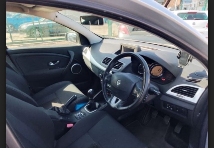 Used Renault Megane 2010 for sale - 76382688: Photo 15