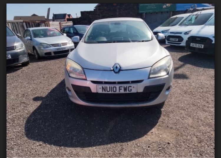 Used Renault Megane 2010 for sale - 76382688: Photo 2
