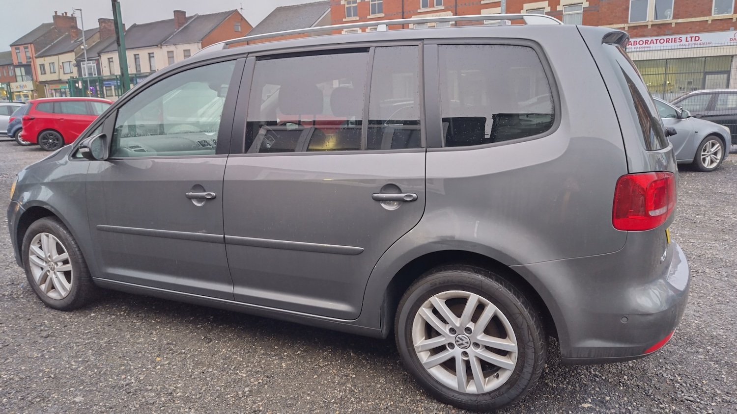 Used Volkswagen Touran 2013 for sale - 77282978: Photo 4