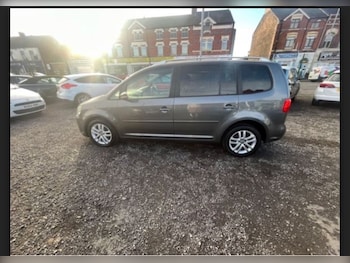 Used Volkswagen Touran 2013 for sale - 76919725: Photo