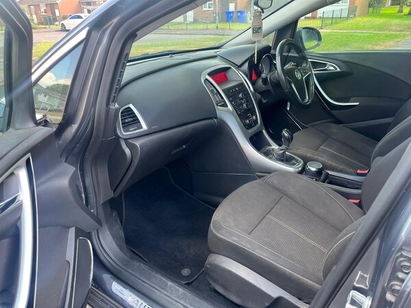 Used Vauxhall Astra 2010 for sale - 76206130: Photo 6