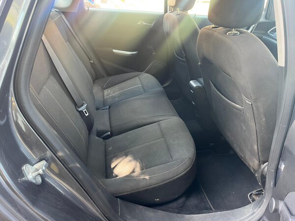 Used Vauxhall Astra 2010 for sale - 76206130: Photo 8