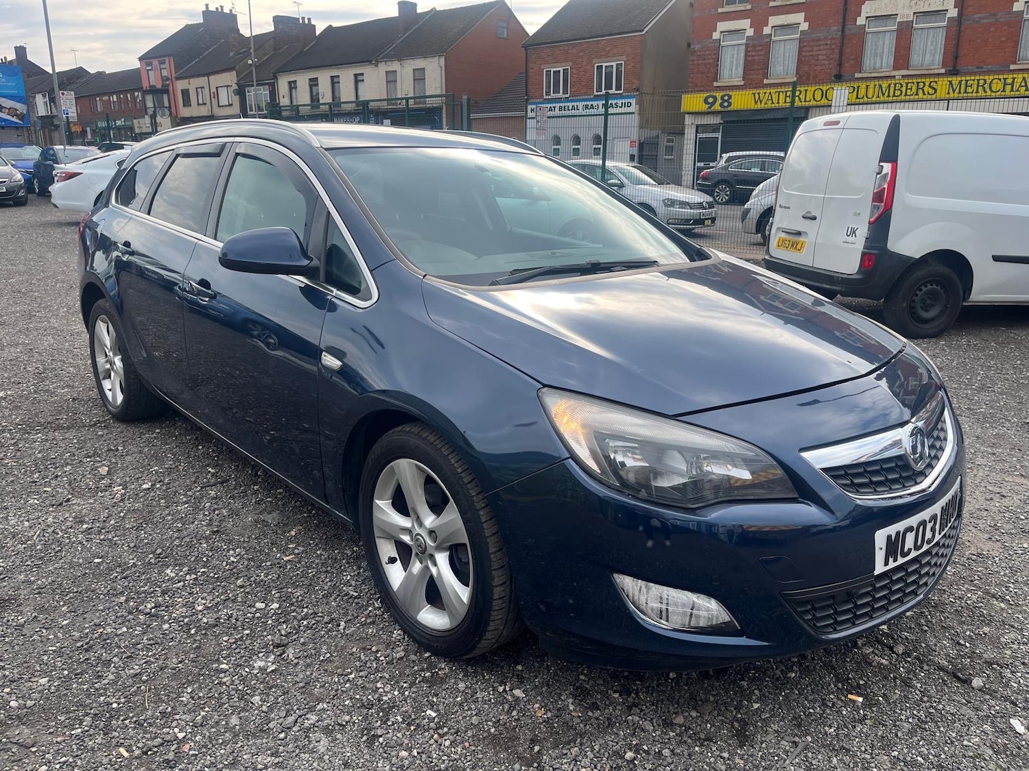 Used Vauxhall Astra 2011 for sale - 76206167: Photo 4