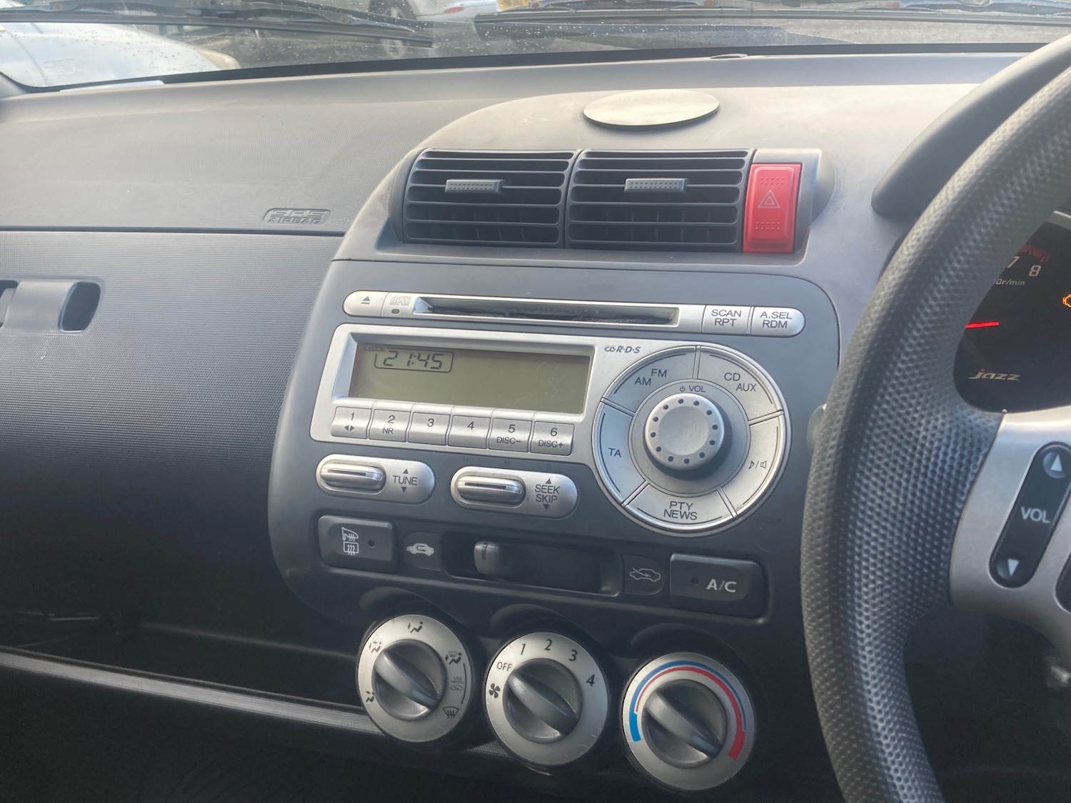 Used Honda Jazz 2004 for sale - 76382625: Photo 9