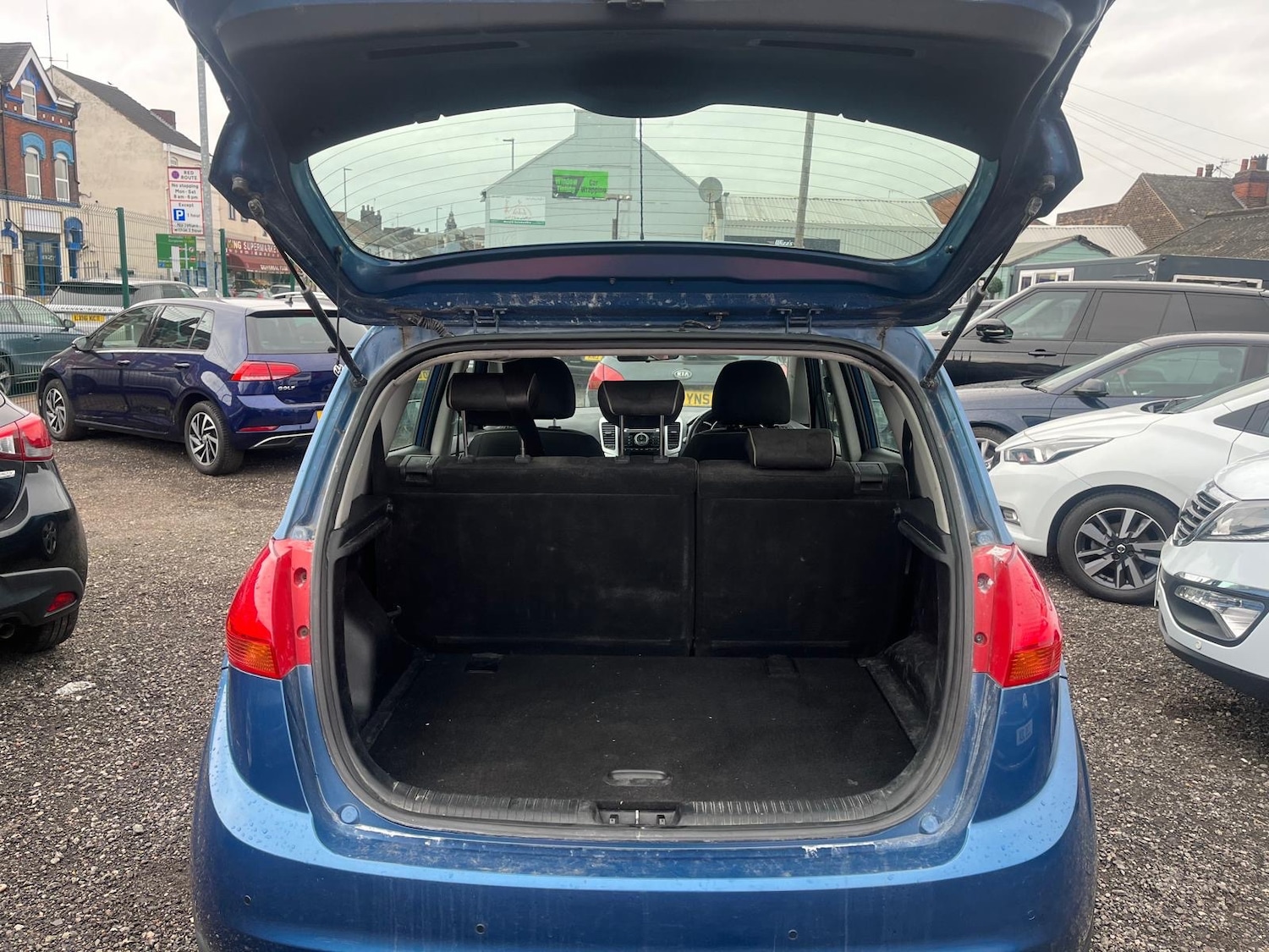 Used Kia Venga 2013 for sale - 76919233: Photo 9