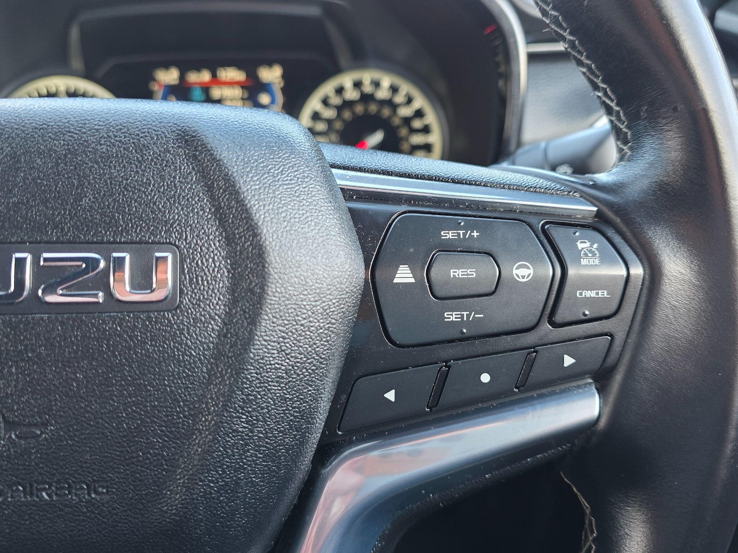 Used Isuzu D-Max 2023 for sale - 77883293: Photo 11