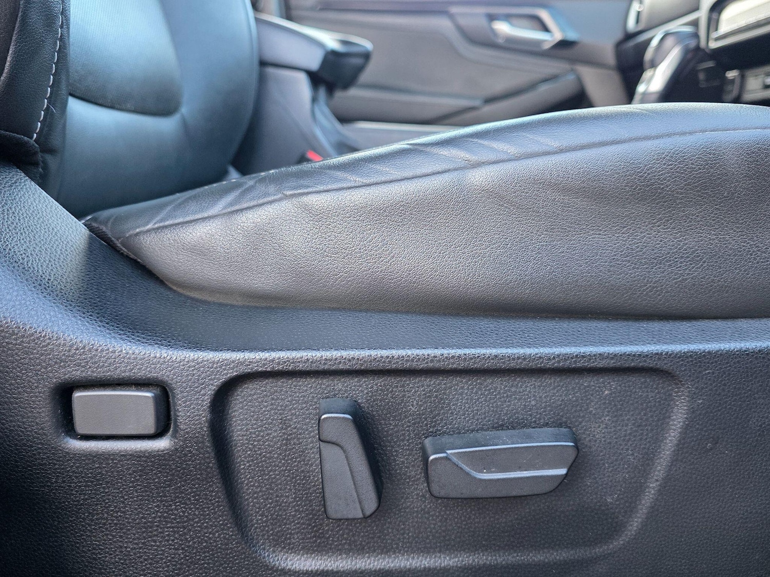 Used Isuzu D-Max 2023 for sale - 77883293: Photo 9