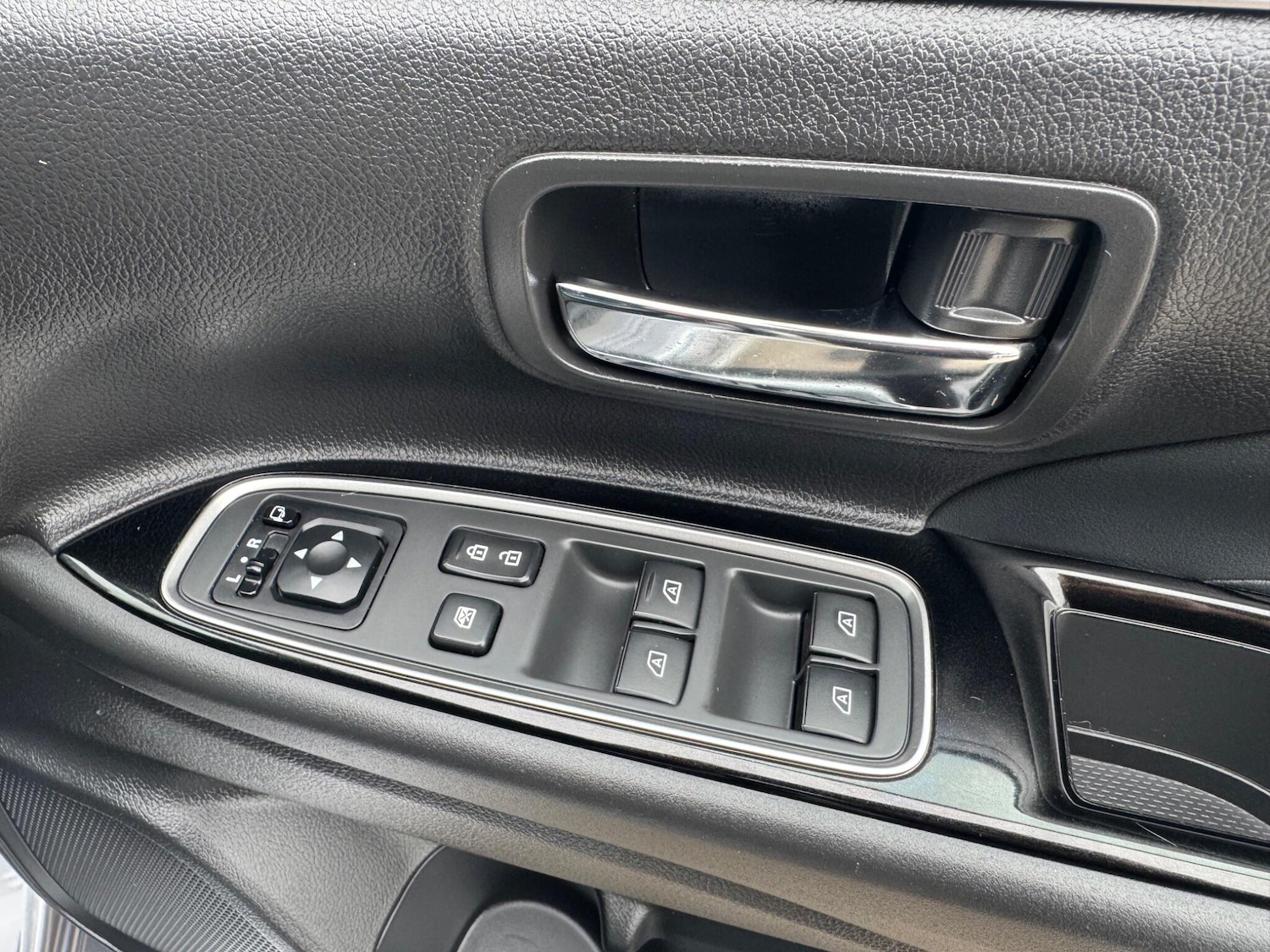 Used Mitsubishi Outlander for sale - 78214720: Photo 26