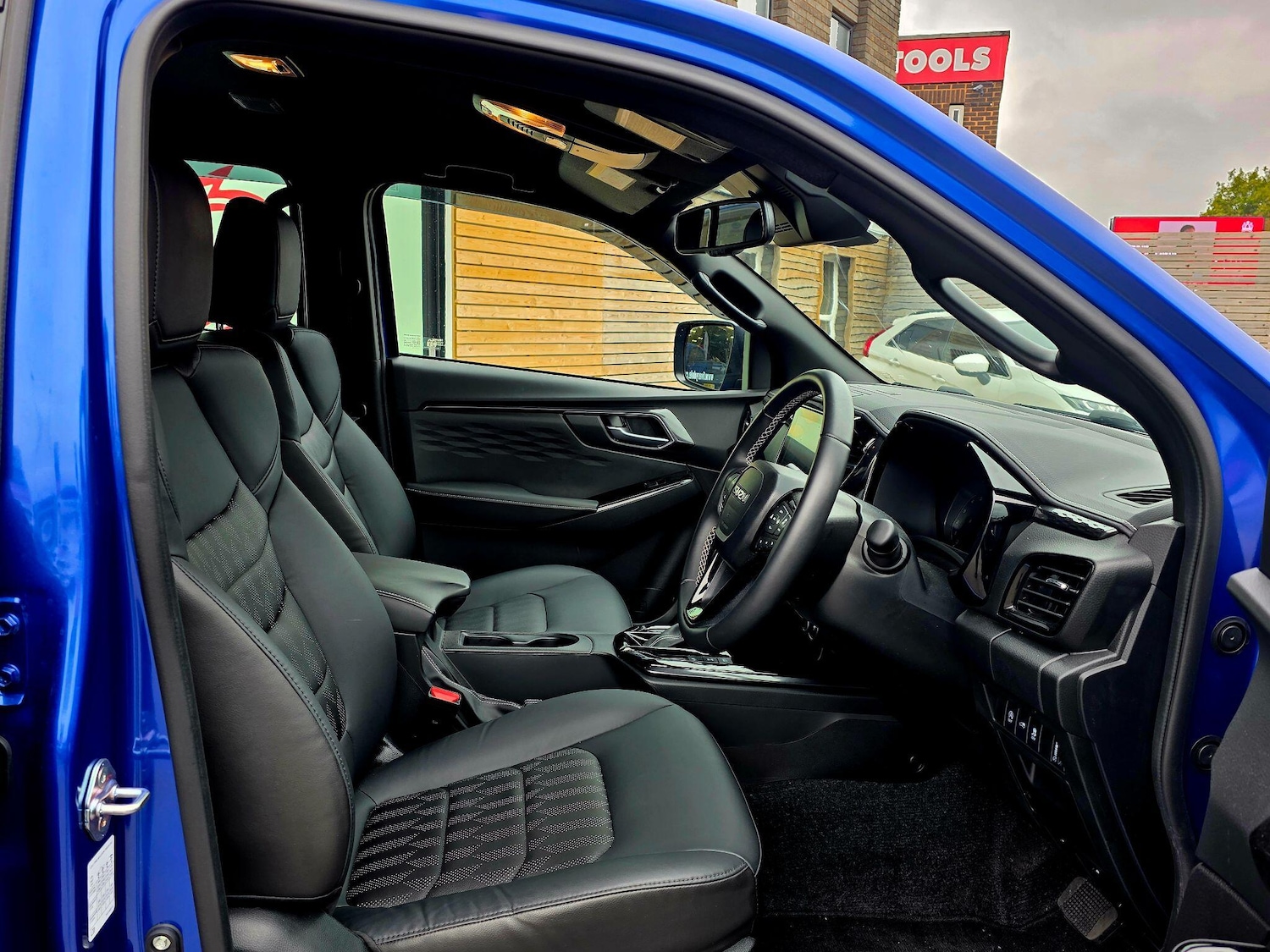 Used Isuzu D-Max 2025 for sale - 76735255: Photo 9