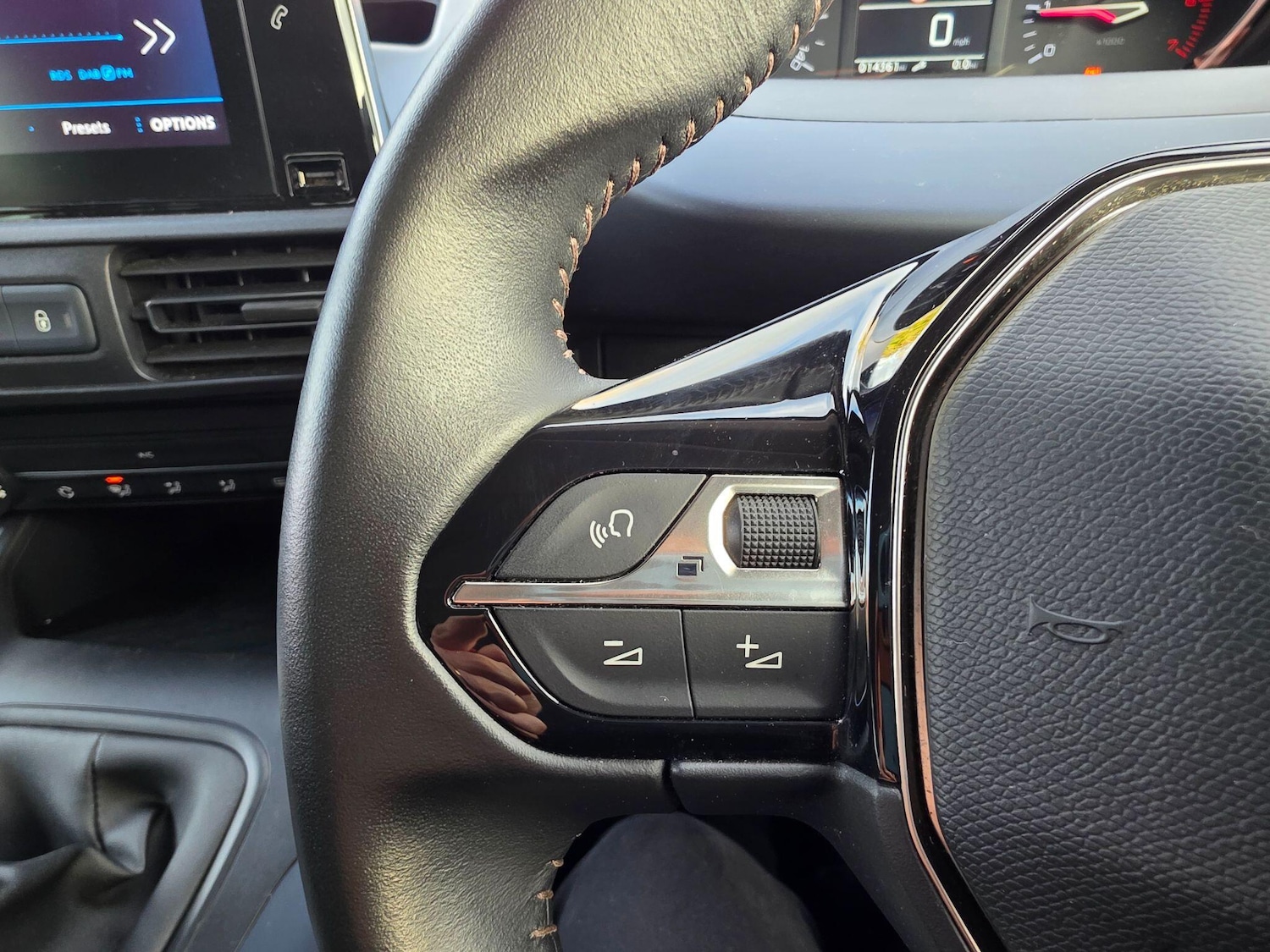 Used Peugeot Rifter 2019 for sale - 76823868: Photo 20