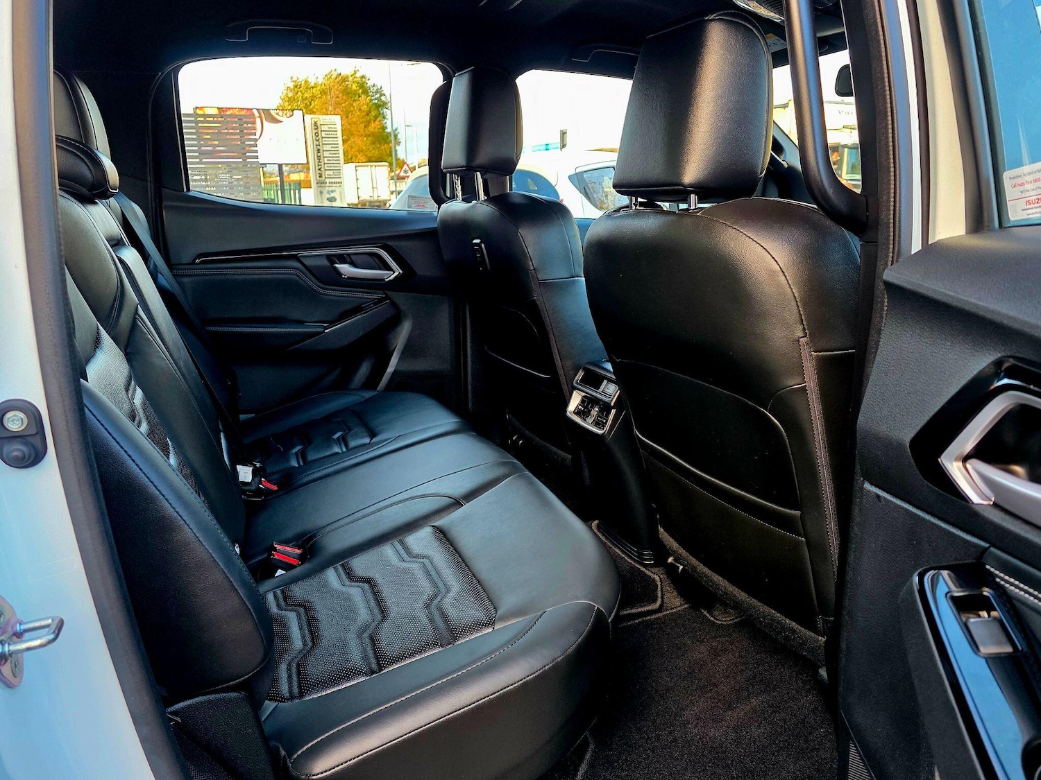 Used Isuzu D-Max 2024 for sale - 76825095: Photo 21
