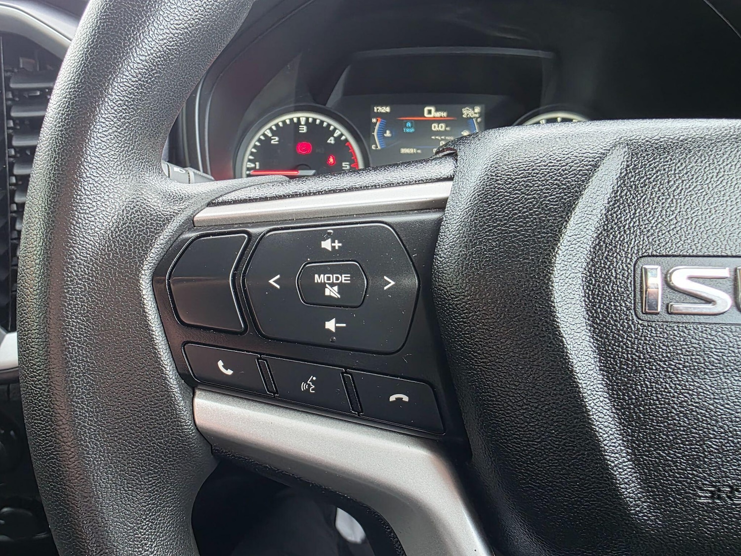 Used Isuzu D-Max 2022 for sale - 76824267: Photo 11