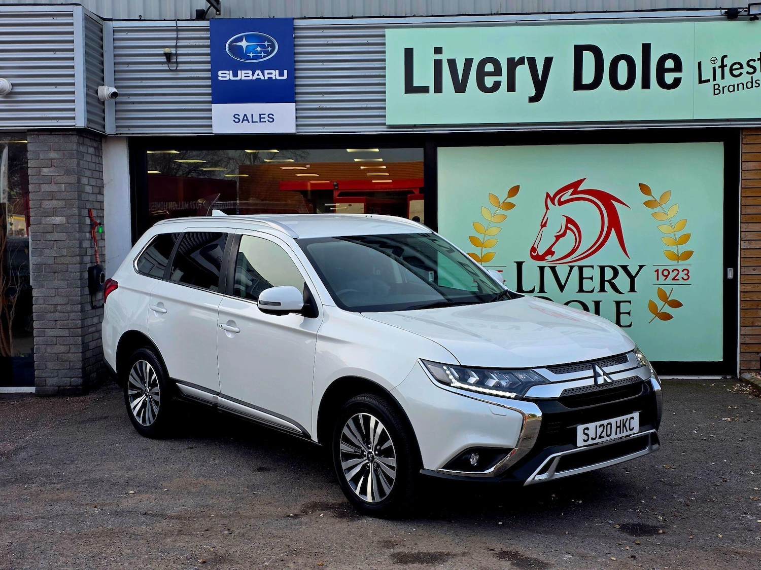 Used Mitsubishi Outlander 2020 for sale - 77958425: Photo 1