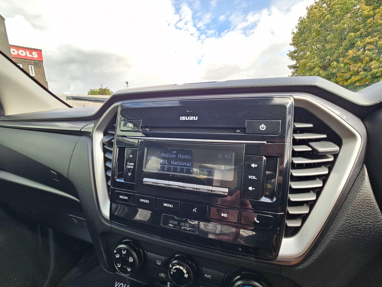 Used Isuzu D-Max 2023 for sale - 76744803: Photo 18