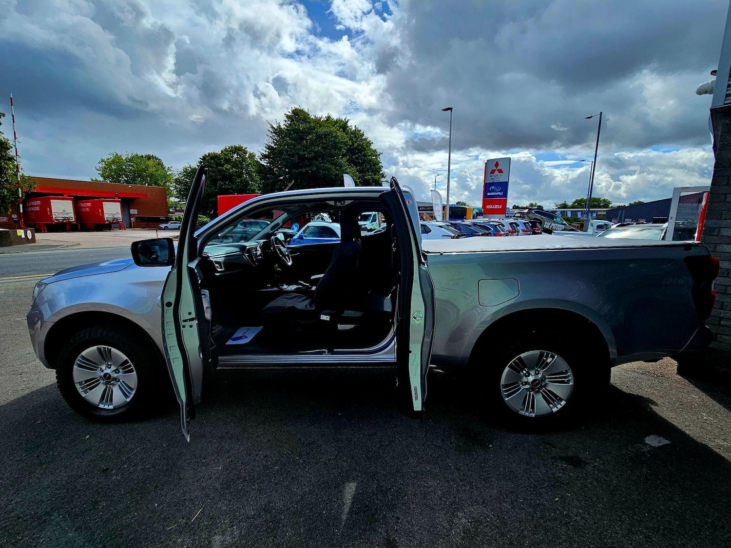 Used Isuzu D-Max 2023 for sale - 76744803: Photo 5