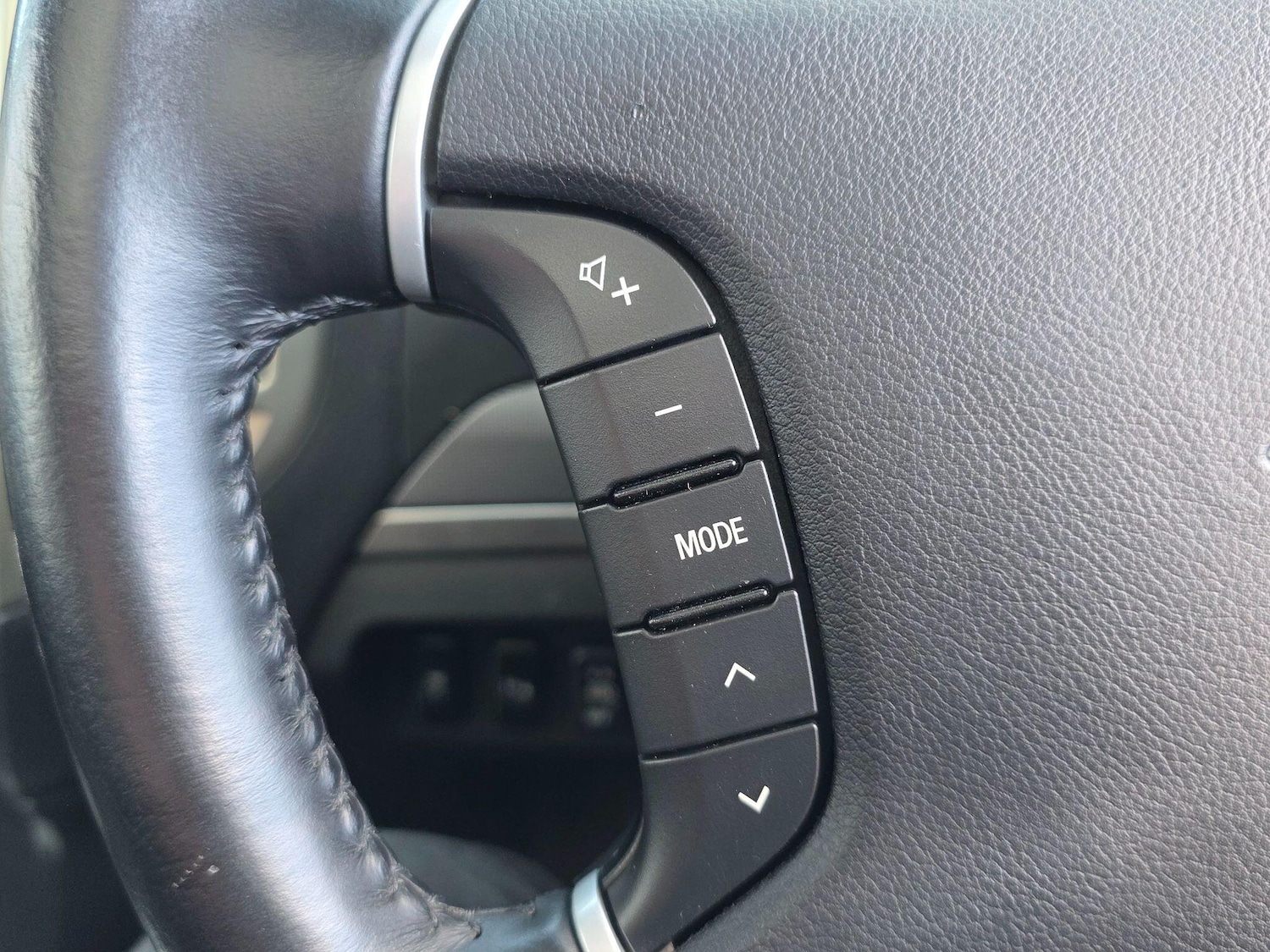 Used Mitsubishi Shogun 2017 for sale - 77230648: Photo 14