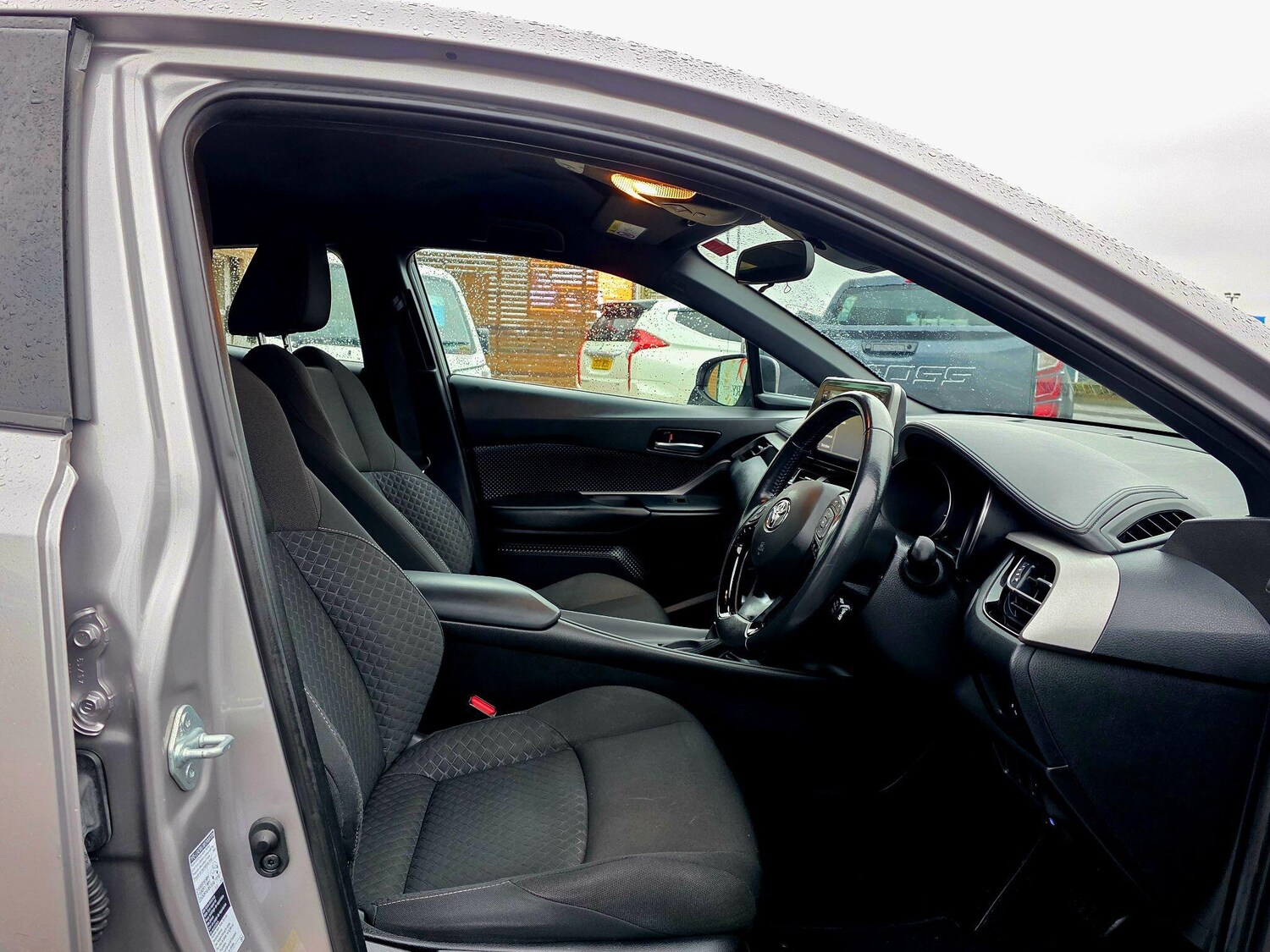 Used Toyota C-HR 2020 for sale - 78035166: Photo 11