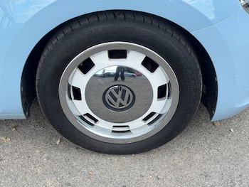 Used Volkswagen Beetle 2015 for sale - 79623494: Photo