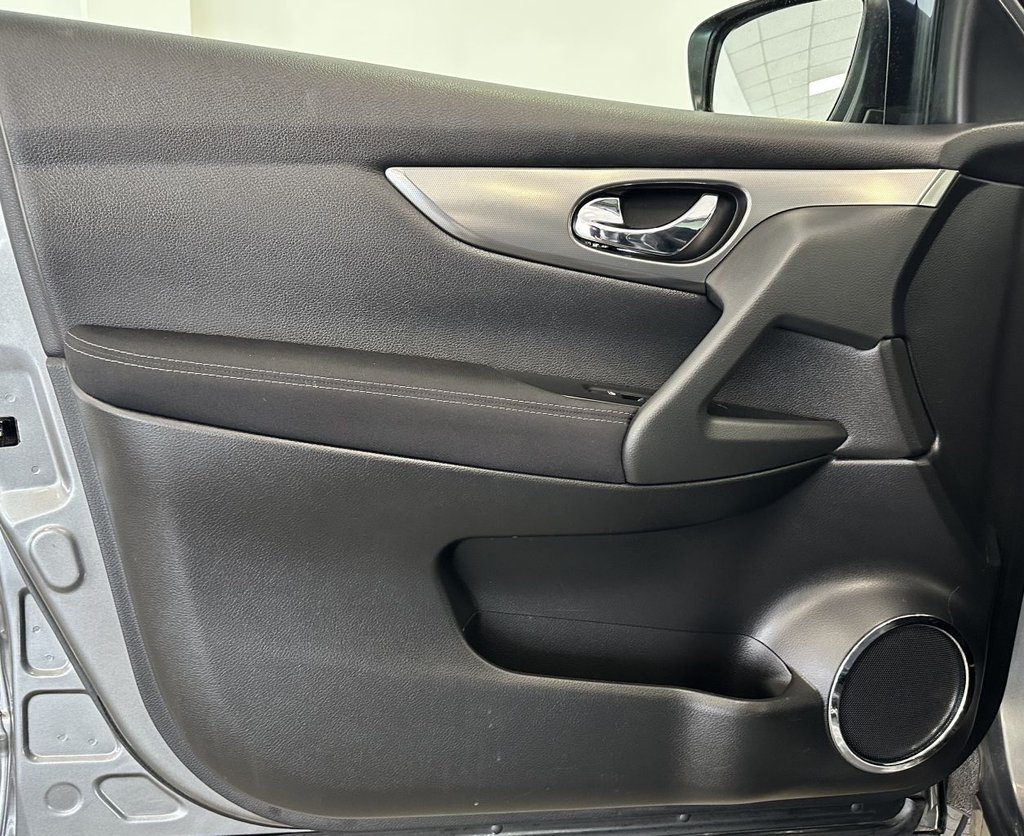 Used Nissan Qashqai 2017 for sale - 76672250: Photo 12