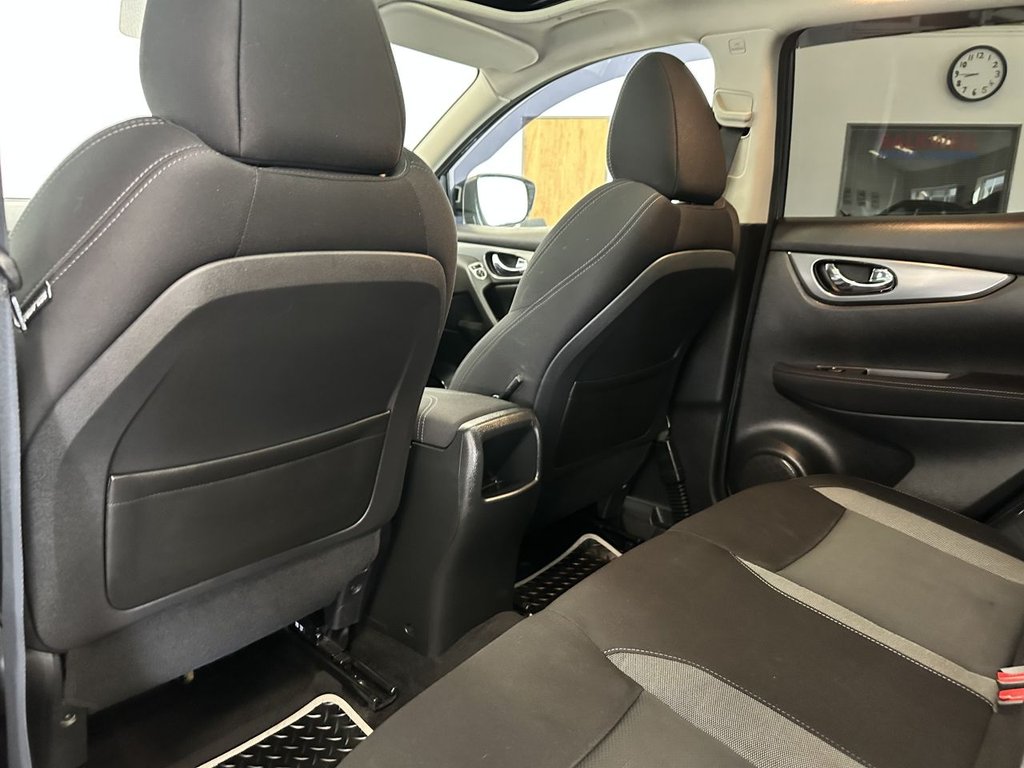 Used Nissan Qashqai 2017 for sale - 76672250: Photo 18